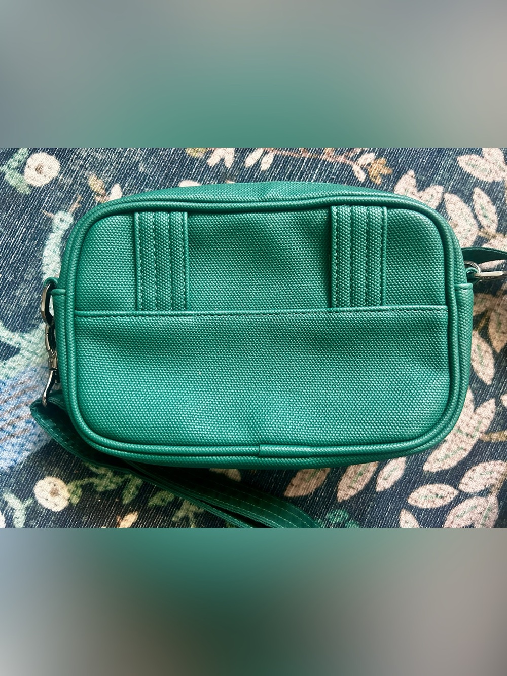 Lug Mingle Green Compact Crossbody Bag - Picture 3 of 8